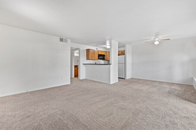 Foto del edificio - 3 Bedroom Condo at THE LAKES!