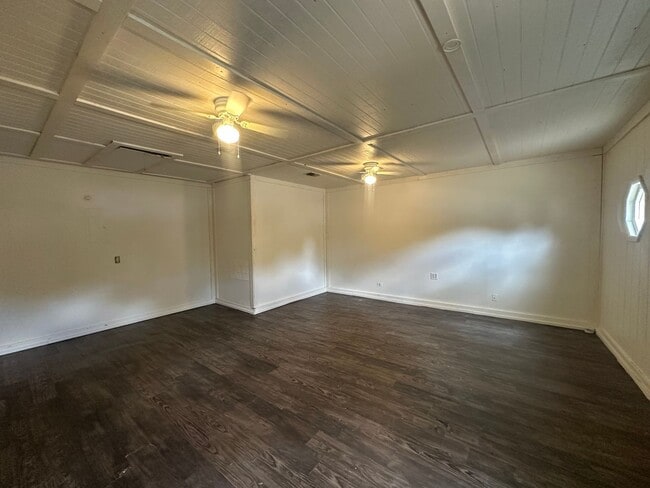 Building Photo - 4001 Colonial Sun Dr