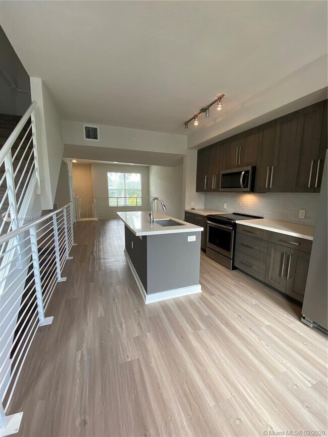 Foto del edificio - 950 Broken Sound Pkwy NW