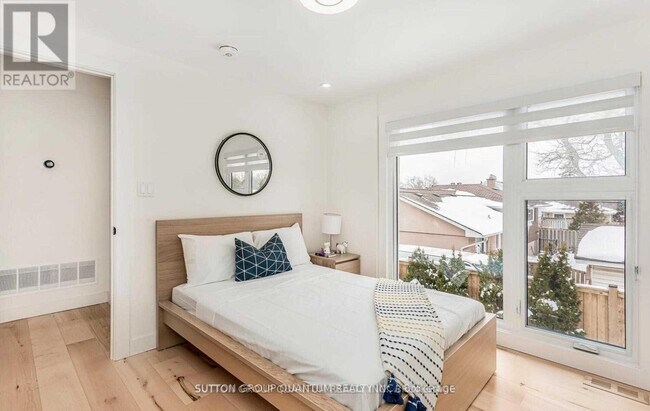 Photo du bâtiment - 1222 Montclair Dr