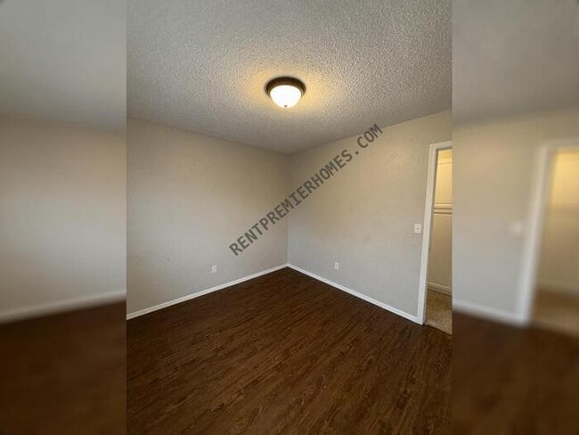 Photo - 116 Lochwood Cir House