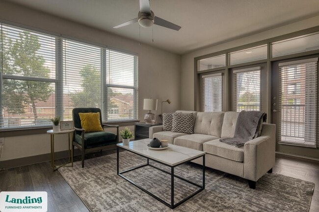 Foto del edificio - 300 Enclave Dr