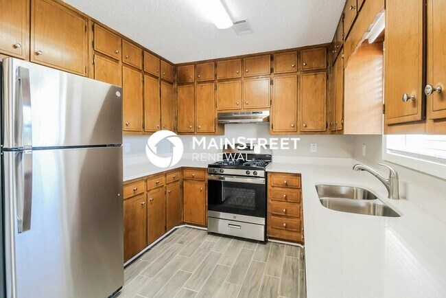 Foto del edificio - 5 Bedroom Pet-Friendly Home in Flowery Bra...