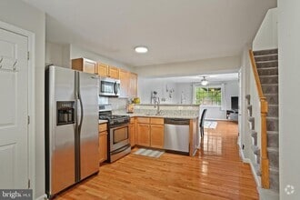 Building Photo - 1401 N Van Dorn St
