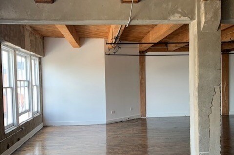 Primary Photo - 711 William St