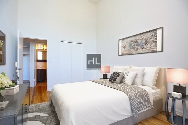 Foto del edificio - LOFTED DUPLEX, Spacious Apt* XL WINDOWS*