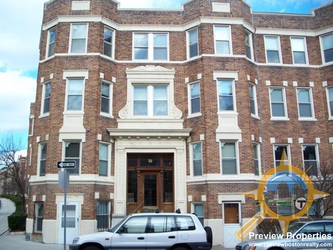 Building Photo - 15 Colborne Rd