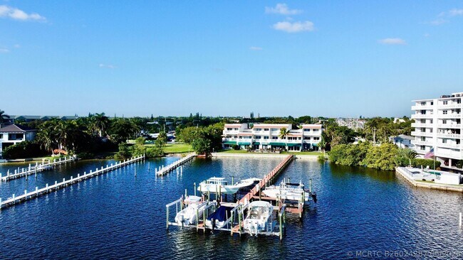 Foto del edificio - 324 N Lake Dr