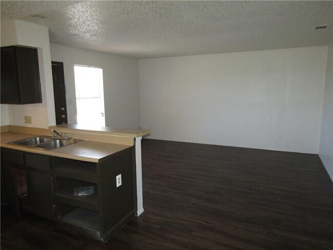 Foto del edificio - 4910 Pepper Ln