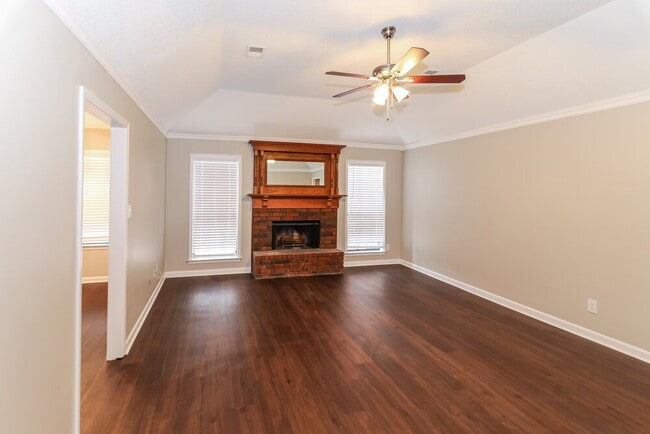 Building Photo - 5599 Annandale Dr