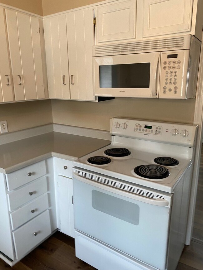 222 N Eaton Ave, Indianapolis, IN 46219 House Rental in Indianapolis