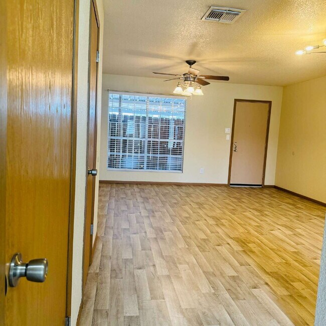 Foto del edificio - Modern Comfort Awaits: Spacious 2-Bedroom | 2.5-Bathroom Haven with Granite Elegance in Nederland...