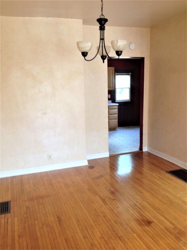 Foto del edificio - 2 bed 1bath House