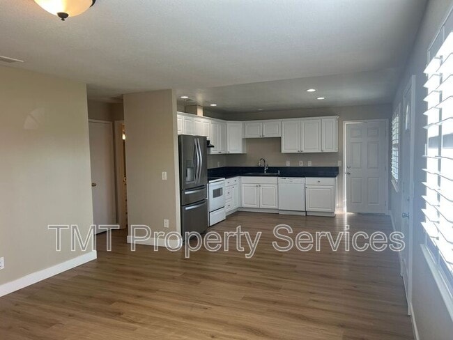 Foto del edificio - 8631 Hummingbird Way