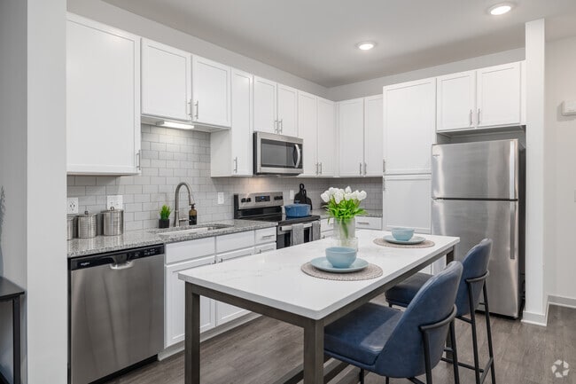 1BR, 1BA - 756SF - Kitchen - Novo Sweetwater