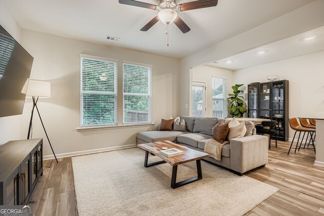 Building Photo - 4630 Blake Lp