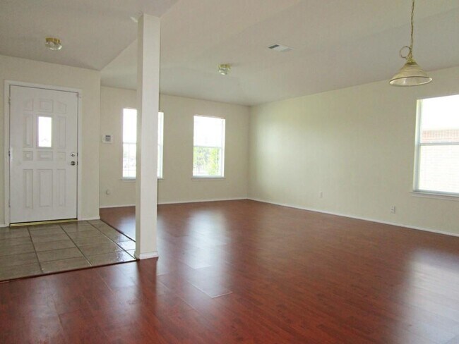 Building Photo - 206 Washington Square Dr