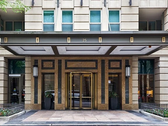 Foto del edificio - 25 E Superior St