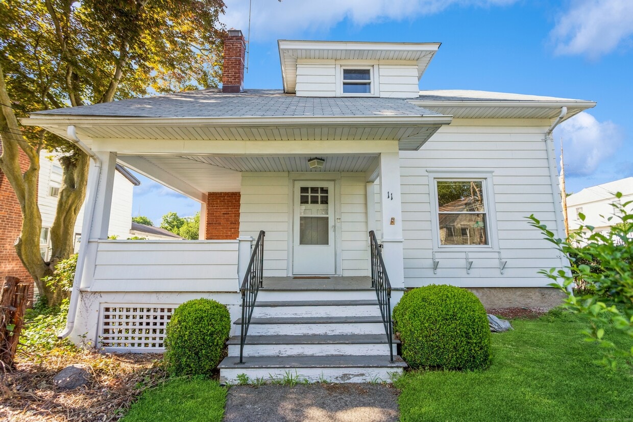 Primary Photo - 11 Emerson St