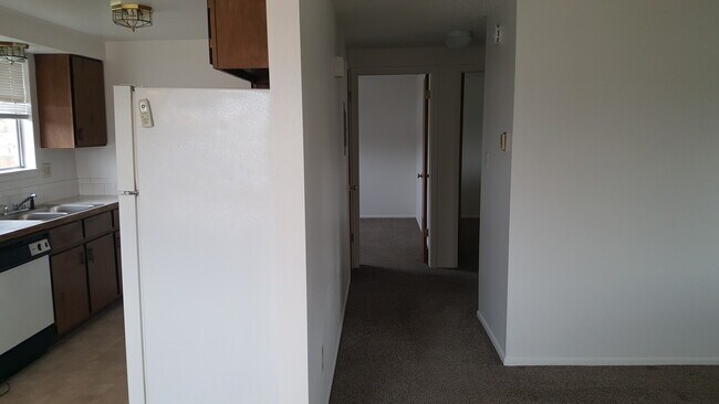 Kitchen Hallway to Bedroom - 1542 Deanna Ct