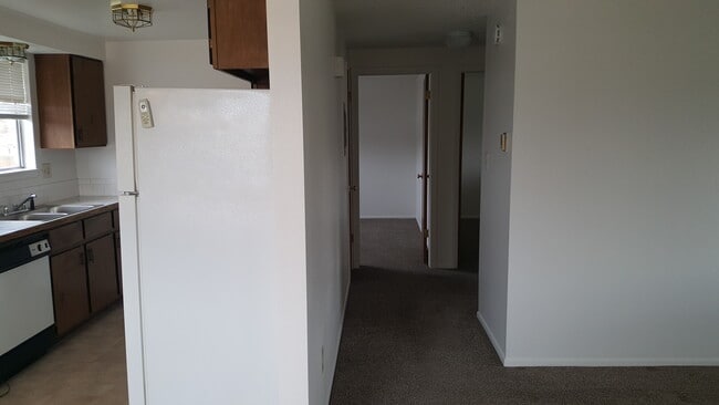 Kitchen Hallway to Bedroom - 1542 Deanna Ct
