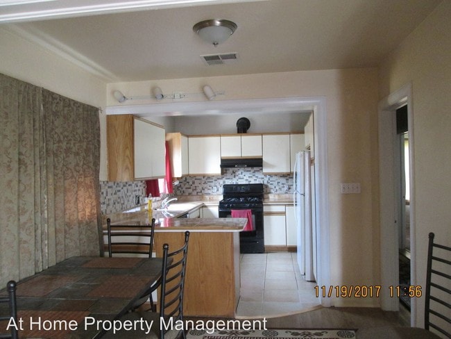 Building Photo - 2 br, 1 bath House - 2216 2nd Street