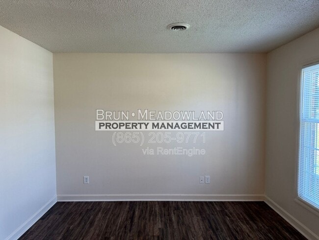Foto del edificio - 9101 Parktop Ln NW