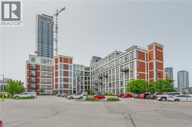 Building Photo - 308 King St W