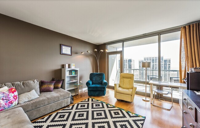 Foto del edificio - 100 E 14th St