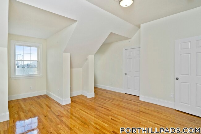 Building Photo - 130 Roxbury St