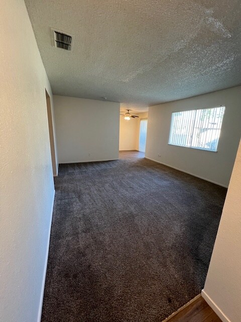 Sala de estar - Lindsay Apartments