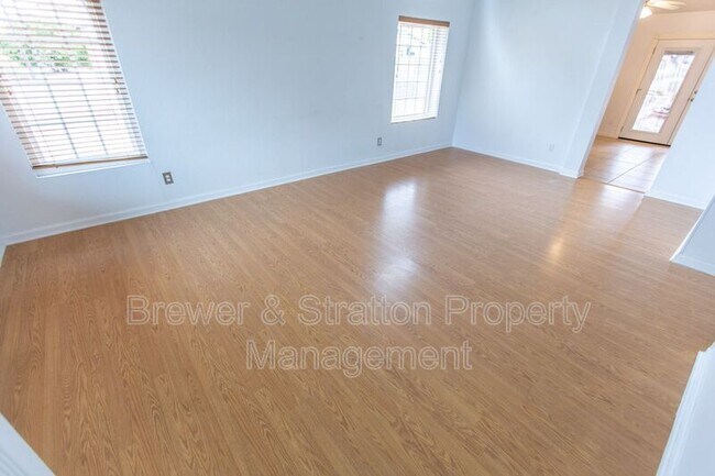 Foto del edificio - 1219 E Harbor View Dr