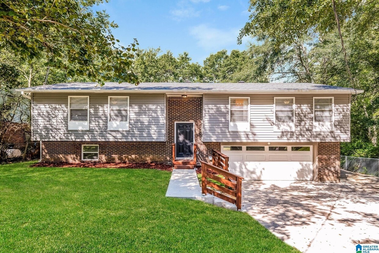 Primary Photo - 3814 Mars Ave