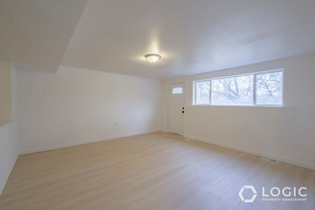 Foto del edificio - 3151 Quincy Ave