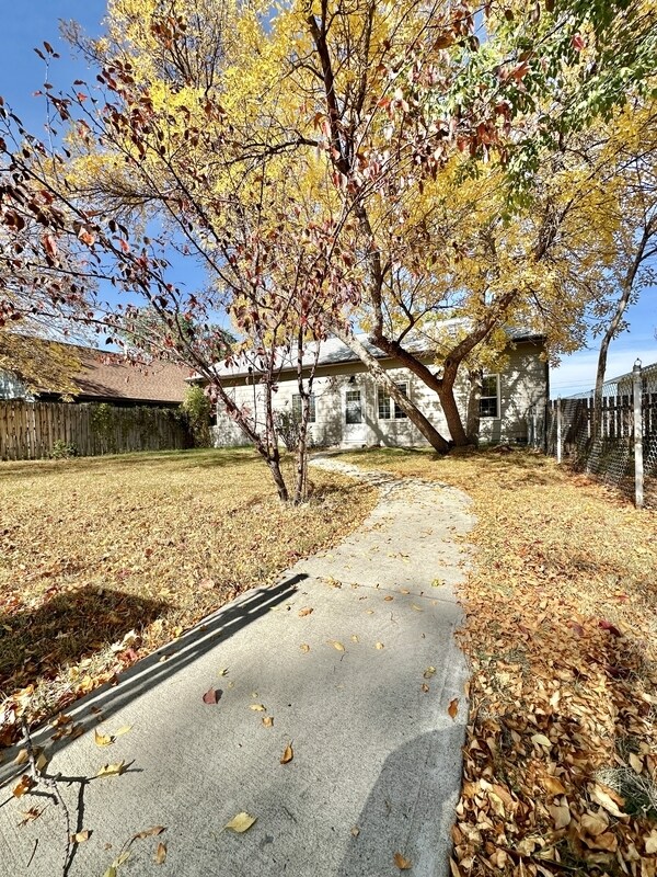 Building Photo - 1630 Poplar St