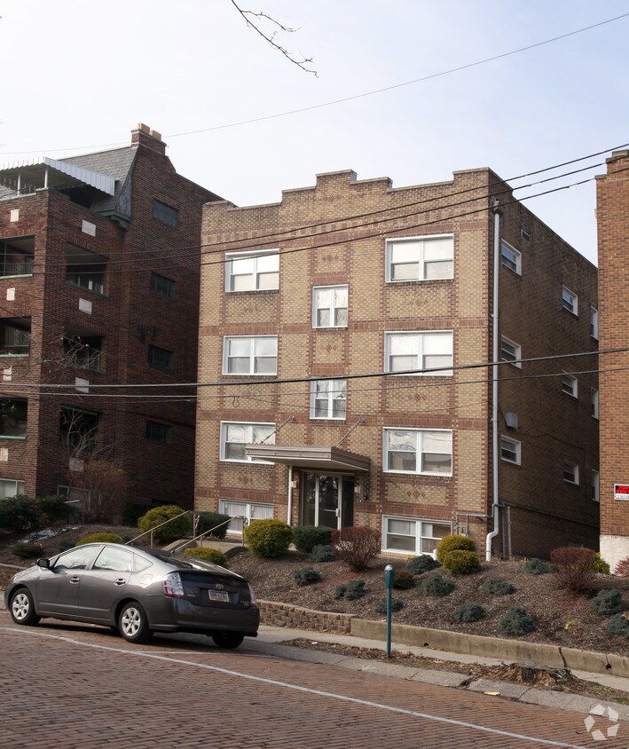 Primary Photo - 724 Roselawn Ave