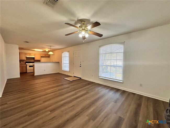 Building Photo - 3013 Pine Valley Dr