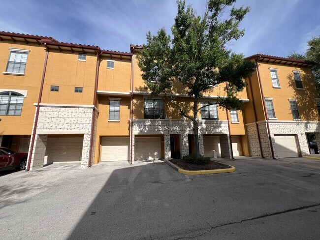 Foto del edificio - 6133 Metrowest Blvd
