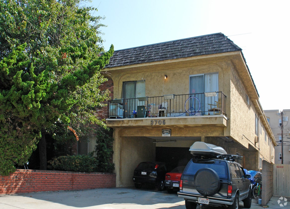 Primary - 3706 Mentone Ave