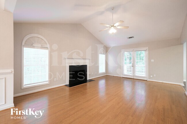 Foto del edificio - 3810 Riversong Dr NW