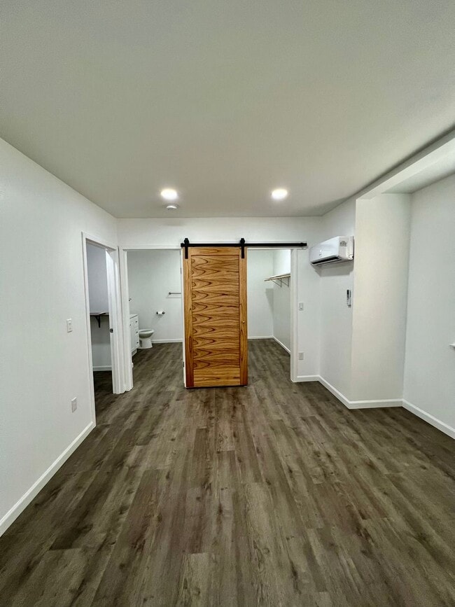 Building Photo - Beautiful 1 Bedroom 1 Bath