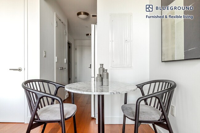 Building Photo - 435 W 31st St