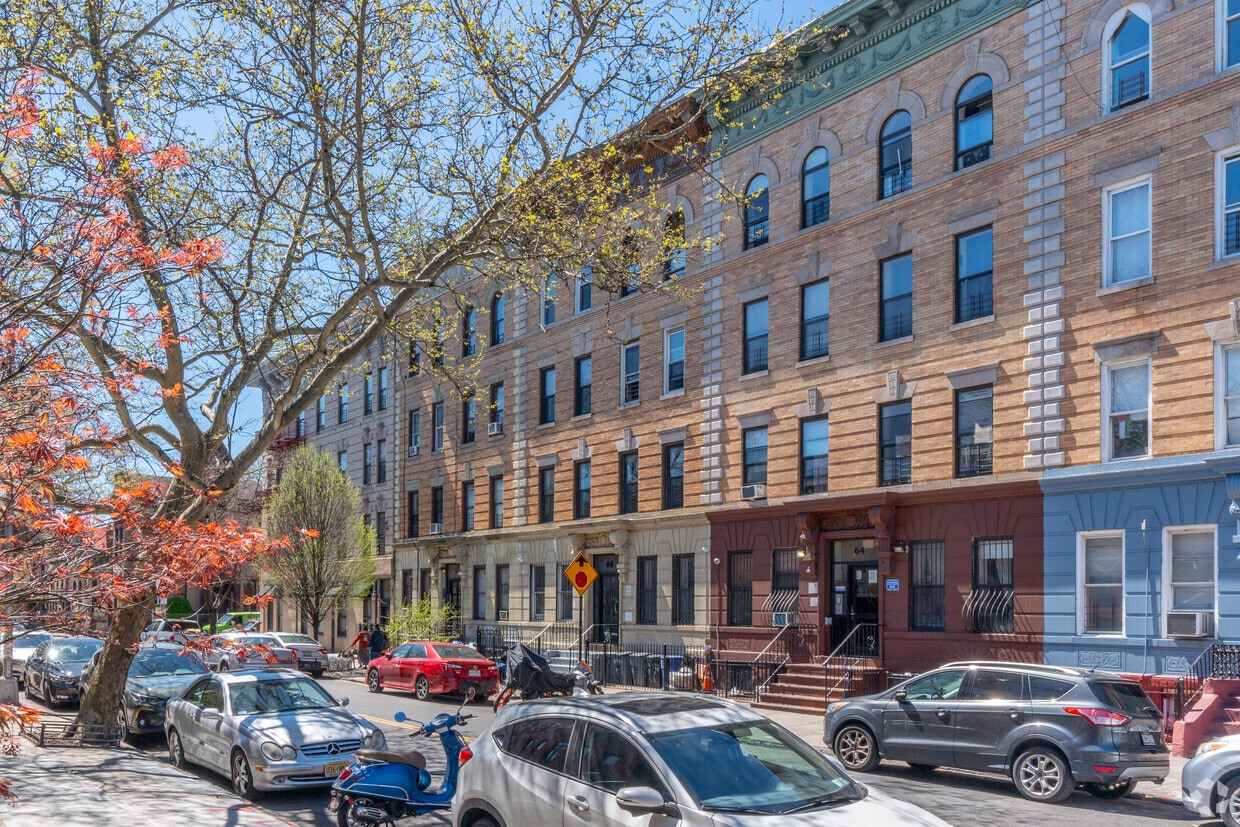 Primary Photo - 66 Patchen Ave