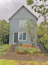 Building Photo - 6935-6937 N Maryland Ave