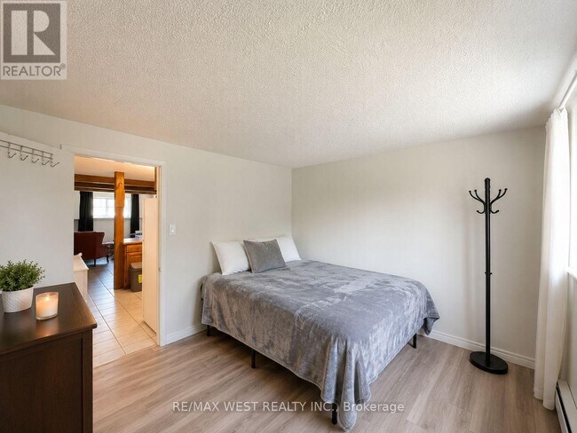Photo du bâtiment - 1191 Simcoe St S