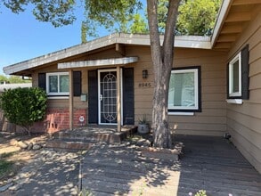 Building Photo - 8945 Fashion Dr