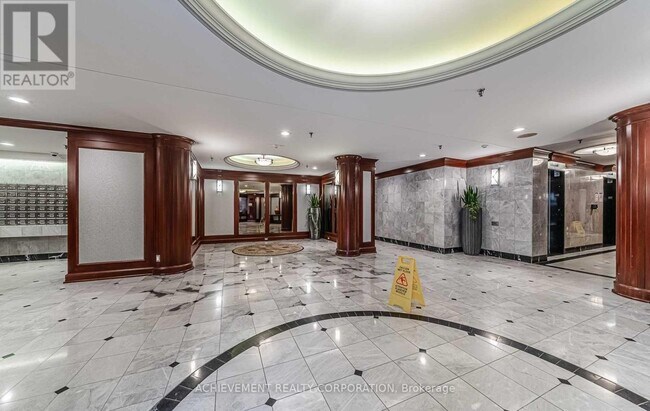 Photo du bâtiment - 1121 Steeles Ave W