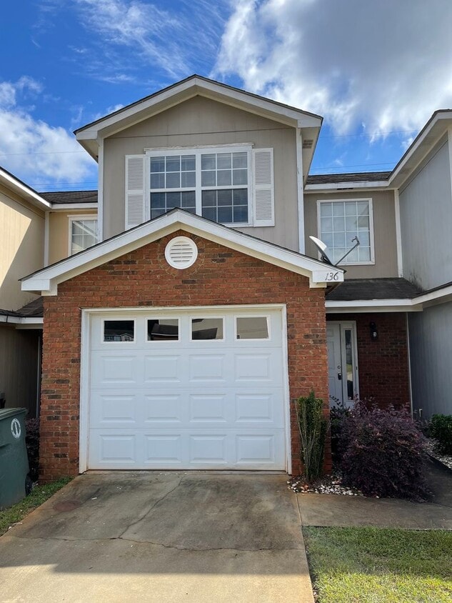 Foto principal - Dunwoody Subdivision