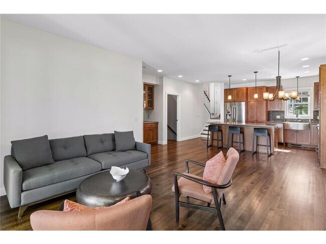 Foto del edificio - 1161 Elmwood Ave