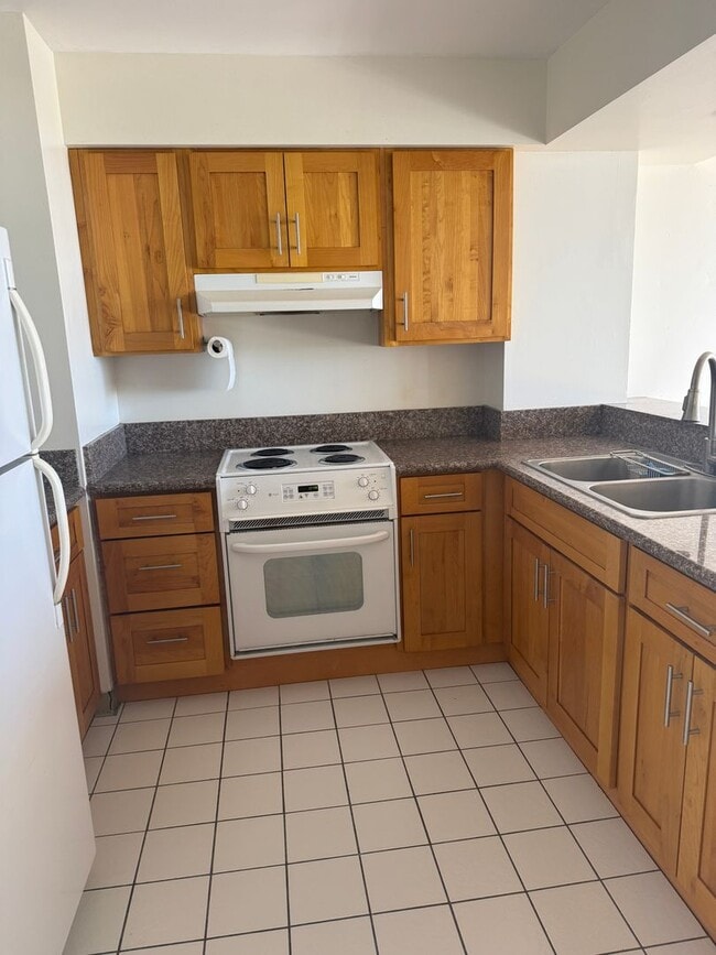 Foto del edificio - Makaha Valley Towers